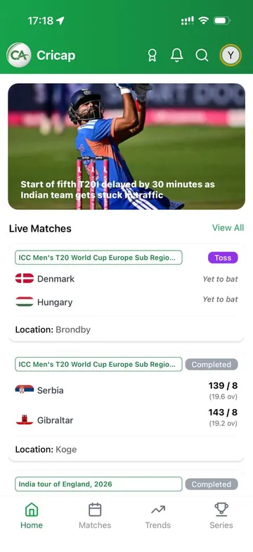 Cricap home screen showing live cricket matches